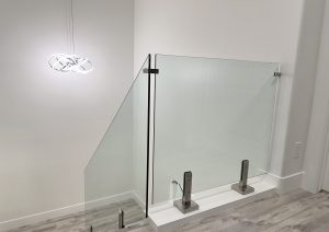 GLASS-STYLE-BALCONY-INTERIOR